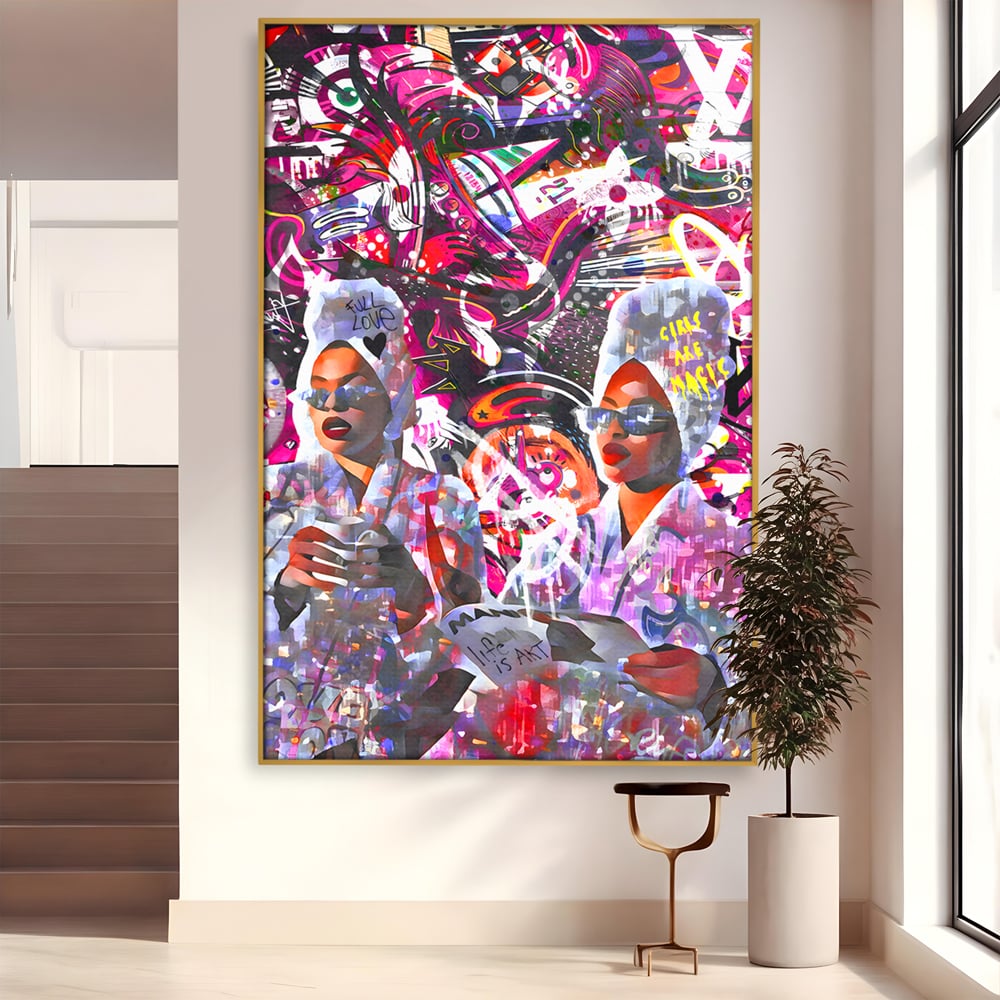 Tablou canvas cu tablou canvas cu femei si graffitti, in rama de aluminiu auriu
